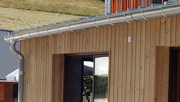 Installation de gouttières sur mesure